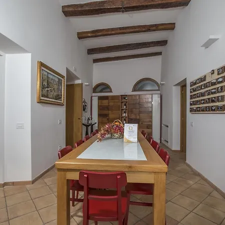 مزرعة للإقامة Palazzo Tronconi