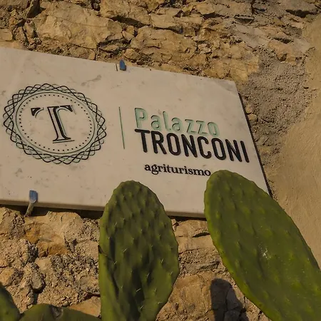 مزرعة للإقامة Palazzo Tronconi