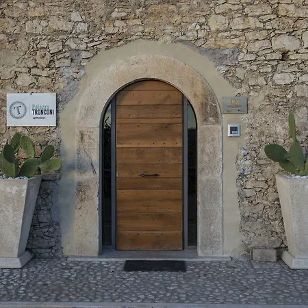 مزرعة للإقامة Palazzo Tronconi Arce