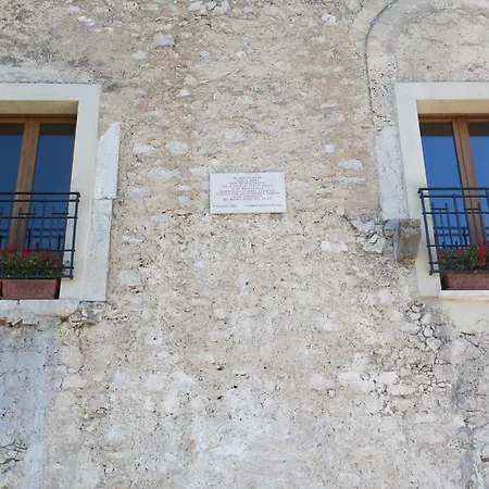 مزرعة للإقامة Palazzo Tronconi Arce